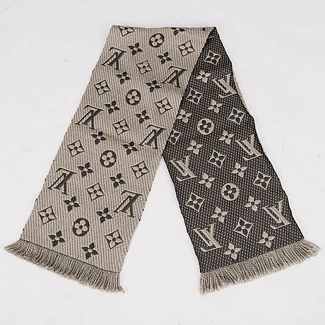 louis vuitton scarf no tag